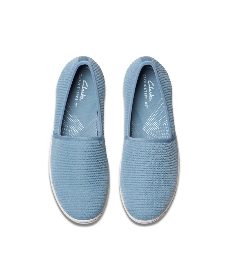 Clarks Women's Cloud Steppers Breeze Stretch Closed Toe Shoes