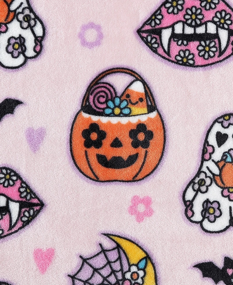 Betsey Johnson Halloween Ultra Soft Plush Fleece Throw, 70" X 50"