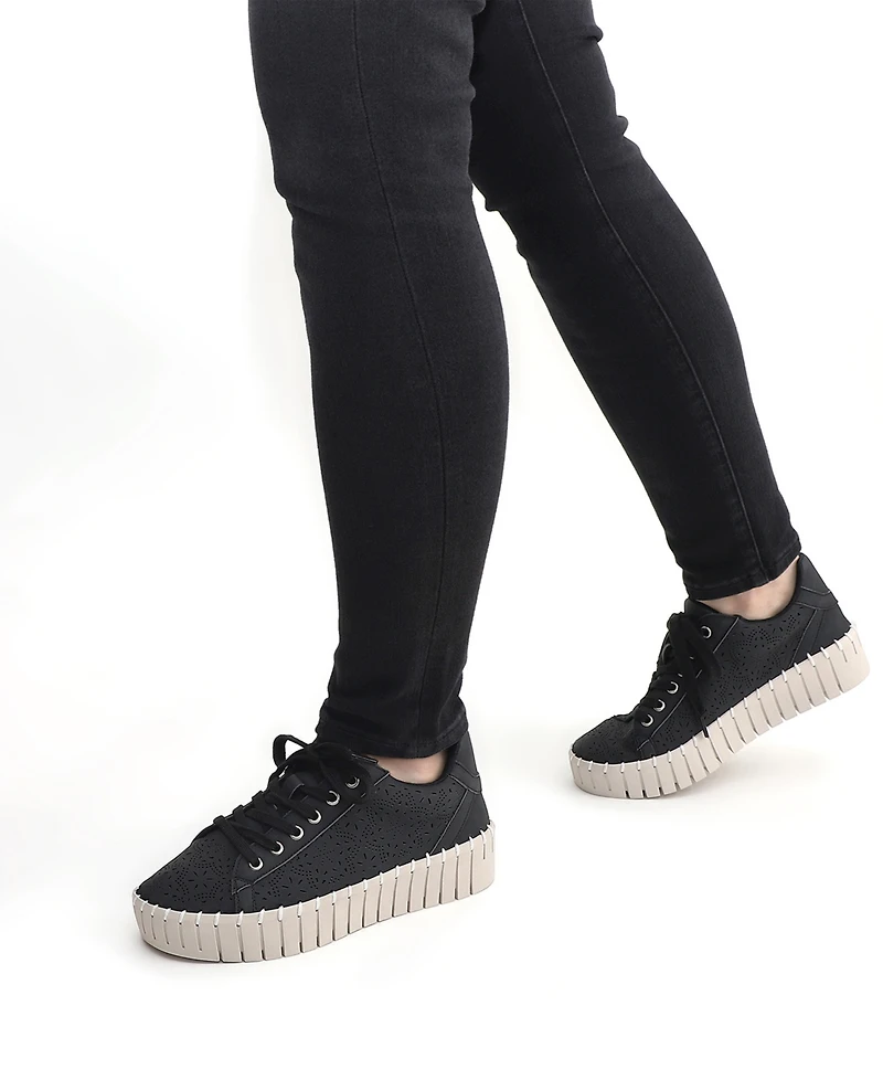 Easy Street Women's Retta Comfort Platform Sneakers