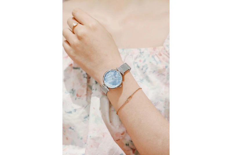 Woman Watch 30mm Mother-of-pearl dial 60 pearls, Victoria Hyde