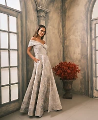 Xscape Women's Sweetheart-Neck Metallic-Jacquard Ball Gown