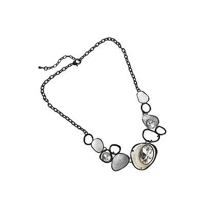 Metallic Dented Stone Necklace