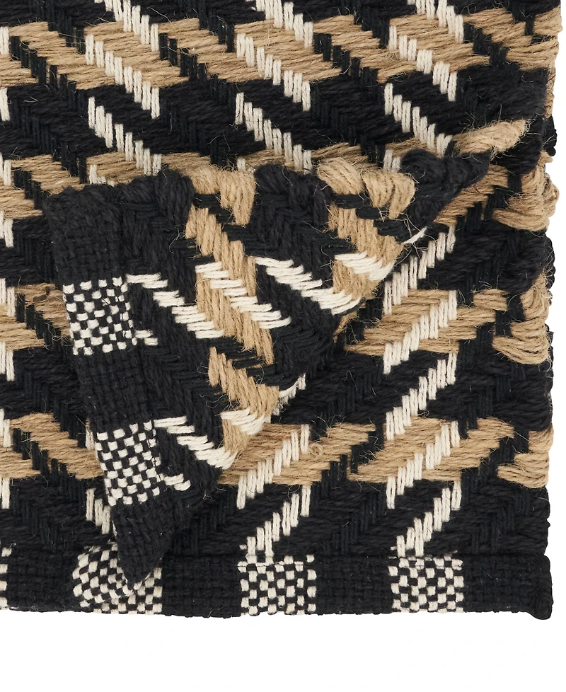 Saro Lifestyle Traditional Houndstooth Table Runner, 14" x 72"