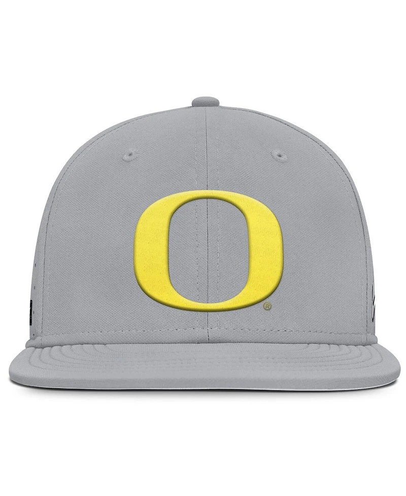 Nike Men's Gray Oregon Ducks On-Field Dugout True Performance Fitted Hat