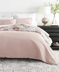 ienjoy Home Scrolled Patchwork Reversible -Pc. Lightweight Quilt Set