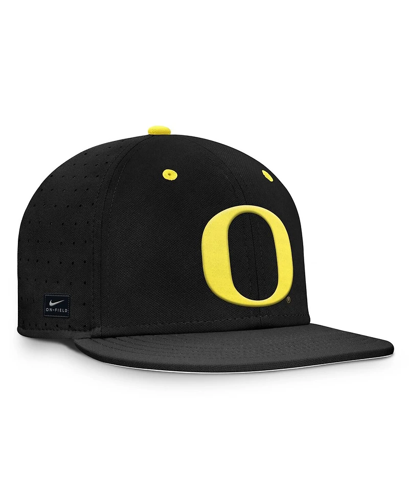 Nike Men's Black Oregon Ducks On-Field Dugout True Performance Fitted Hat