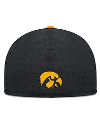 Nike Men's Black Iowa Hawkeyes On-Field Dugout True Performance Fitted Hat