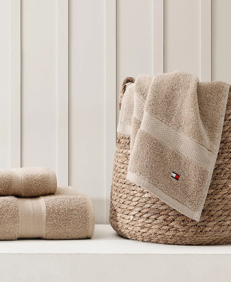 Tommy Hilfiger Home Modern American Solid Cotton Bath Towel, 30" x 54"