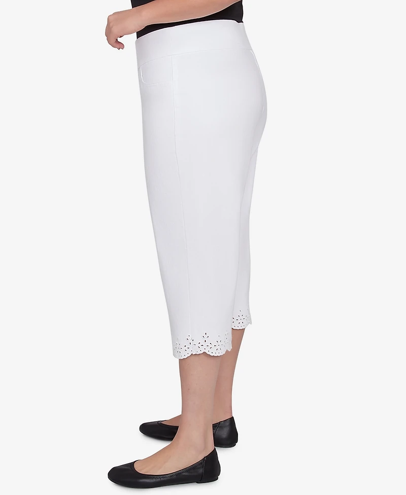Alfred Dunner Plus Crystal Springs Eyelet Cuff Capri Pants