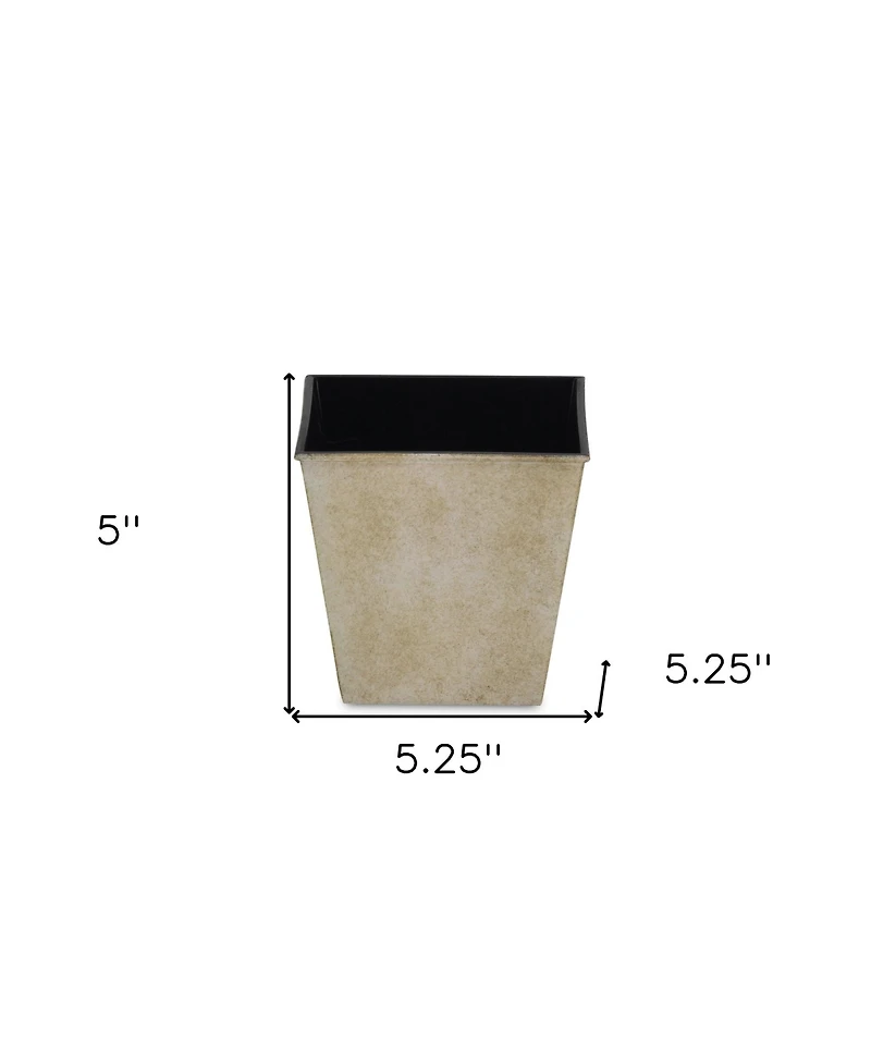 Lightweight Plastic Flower Pot for Indoor Outdoor Planting