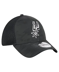 New Era Men's Black San Antonio Spurs Subtle Camo 39THIRTY Flex Hat