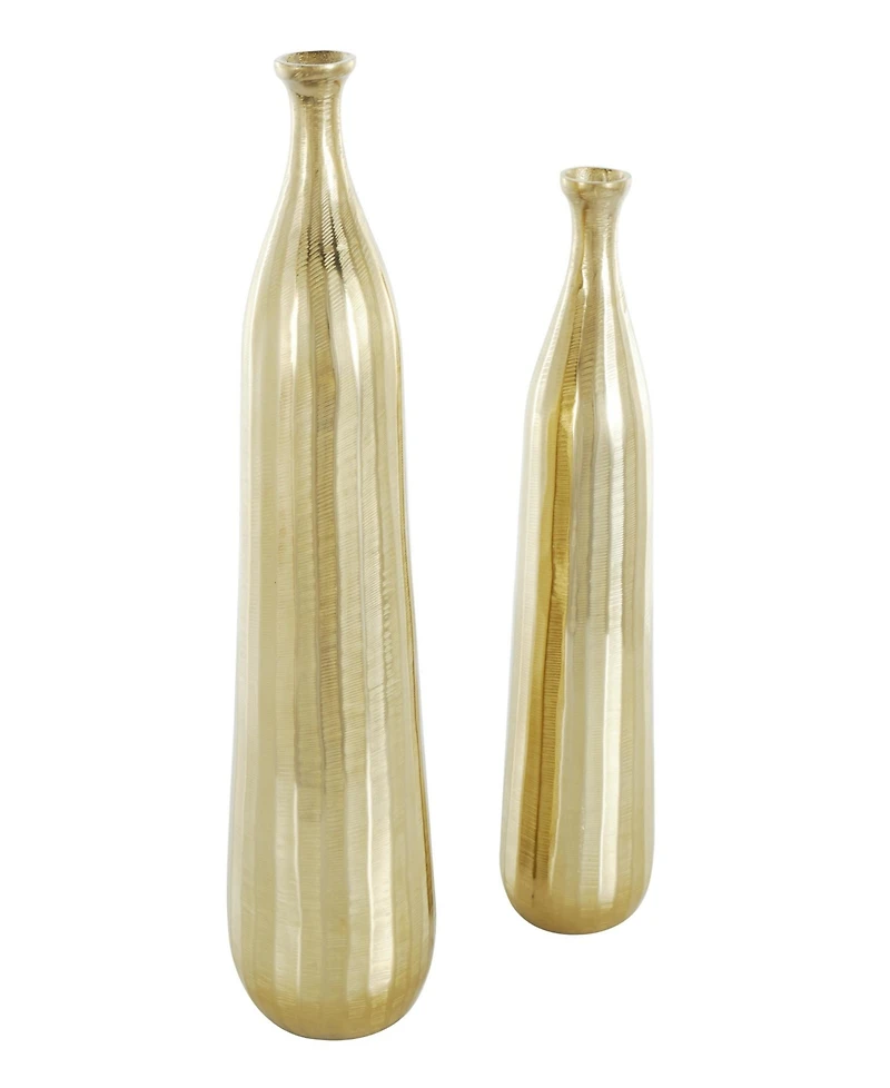 Rosemary Lane 19.5" Aluminum Metal Decorative Vase with Wavy Accents and Textured Ridges