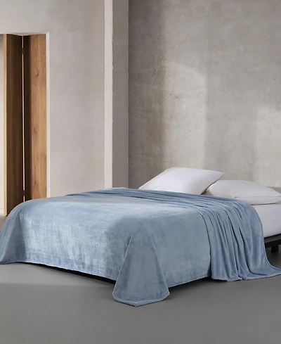 Calvin Klein Core Plush Solid Blanket