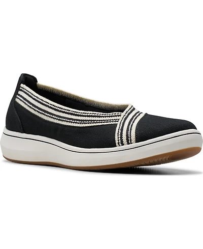 Clarks Women's Cloud Steppers Breeze Sky Air Closed Toe Shoes