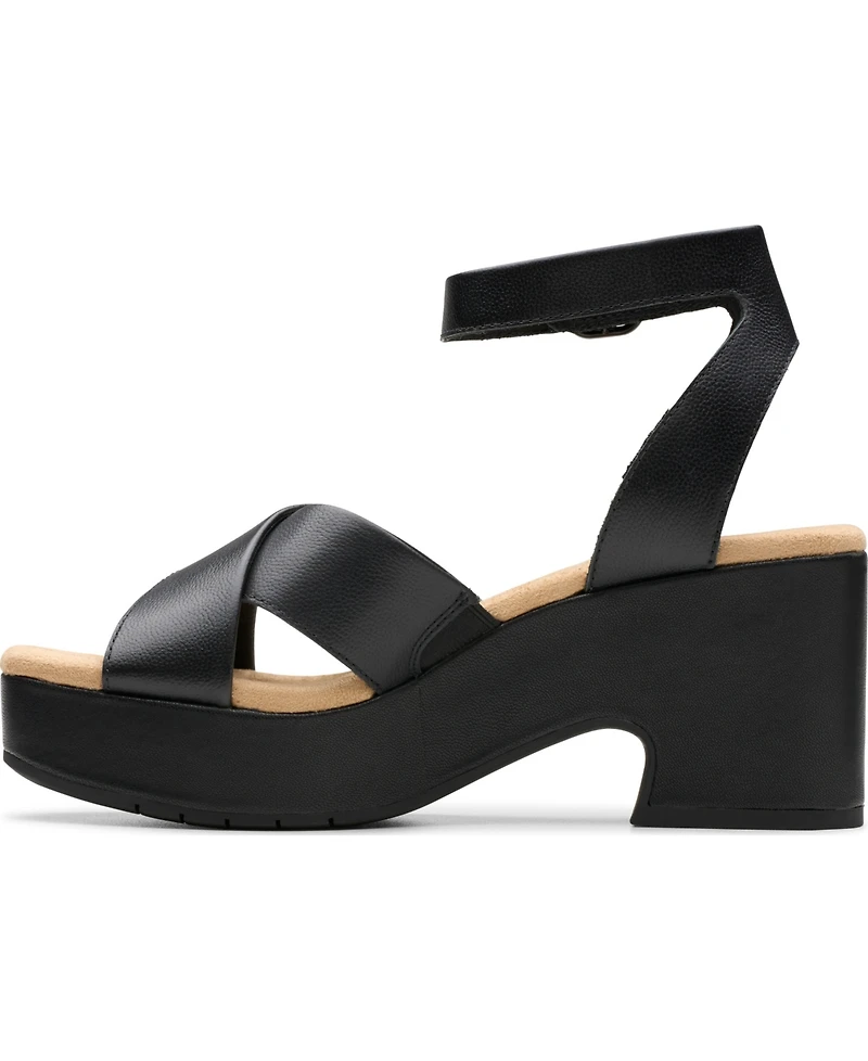 Clarks Collection Women's Nerisa Wedge Sandals