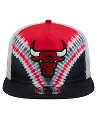 New Era Men's Black/Red Chicago Bulls Throwback Dye Golfer Snapback Hat