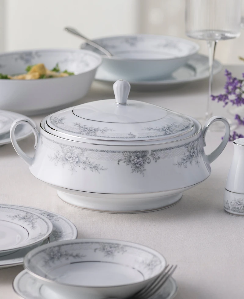 Noritake Sweet Leilani Covered Vegetable Bowl 48 Oz.