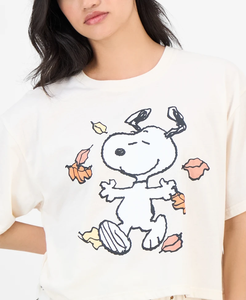 Love Tribe Juniors' Autumn Dancing Snoopy T-Shirt