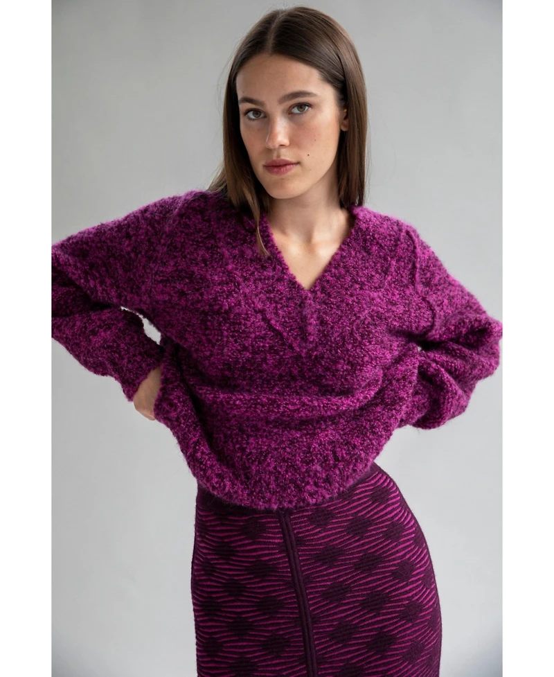 Sskein Women's V-Neck Tonal Boucle Sweater