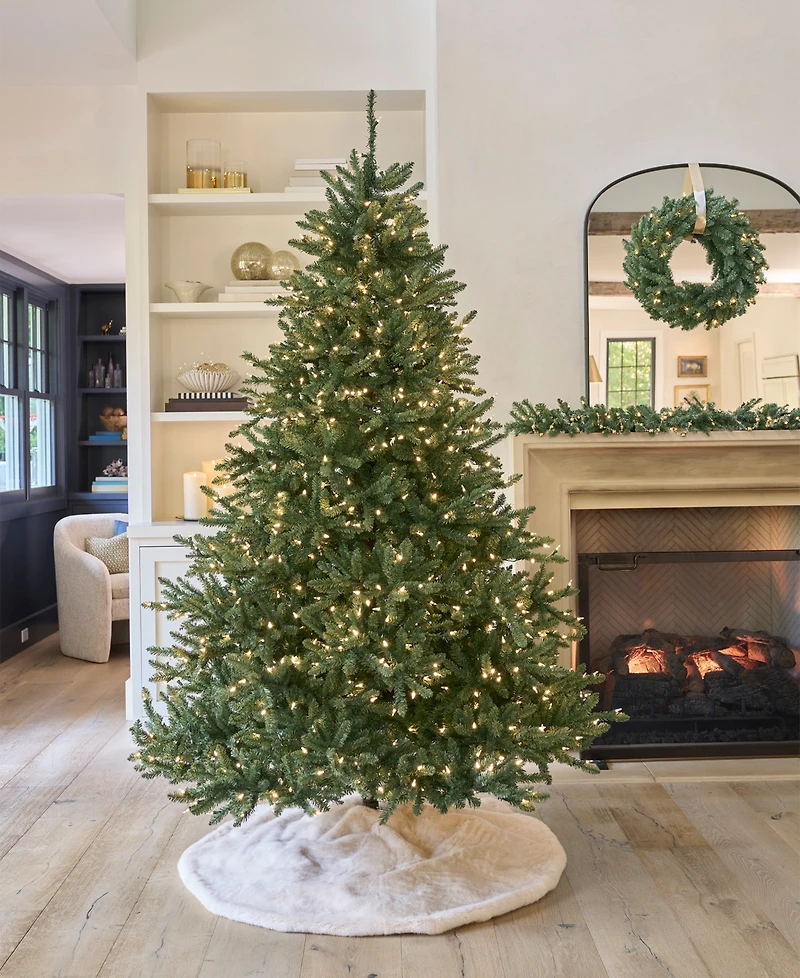 Balsam Hill ft Pre-Lit Classic Spruce Tree