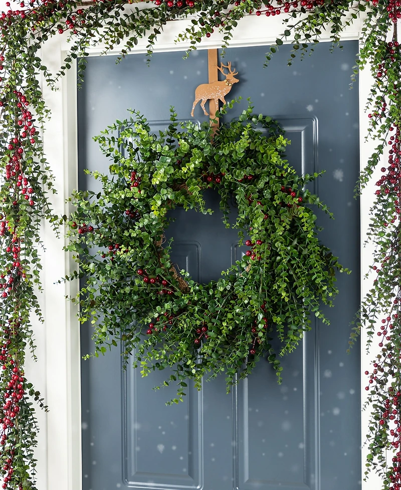 Glitzhome 28" Polyethylene Christmas Dripping Eucalyptus Wreath with Berries