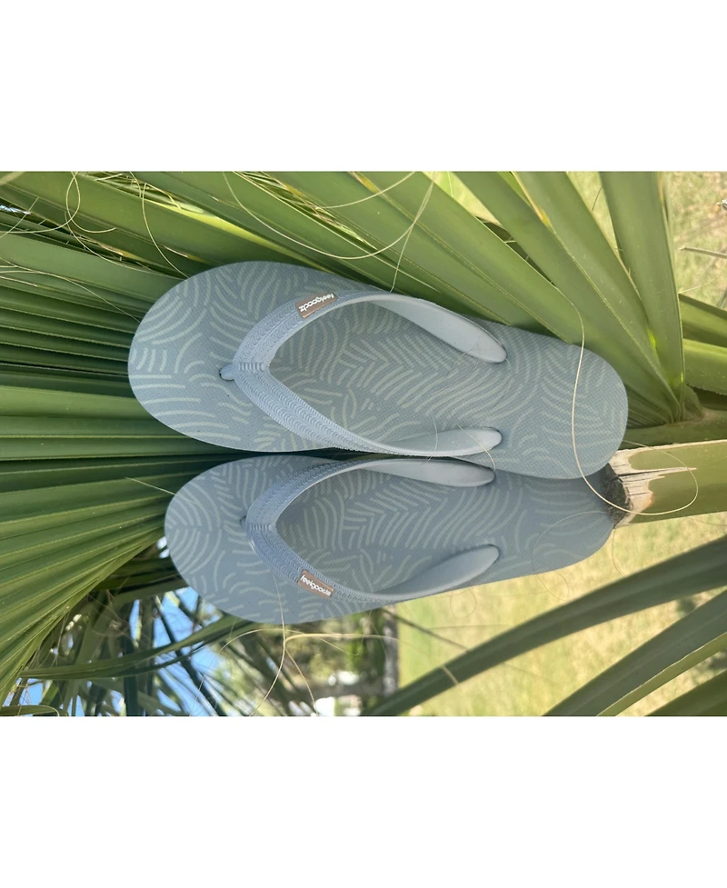 Feelgoodz Women s Classicz Core Natural Rubber Flip-Flop Thong Sandals