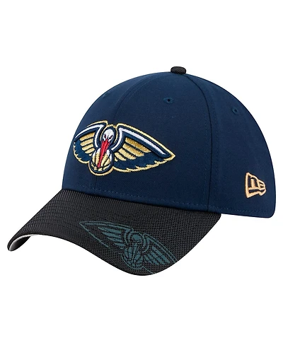 New Era Men's Navy Orleans Pelicans Sport Night 39THIRTY Flex Hat