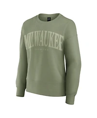 Fanatics Women's Green Milwaukee Brewers Elements Flow Pullover Sweatshirt