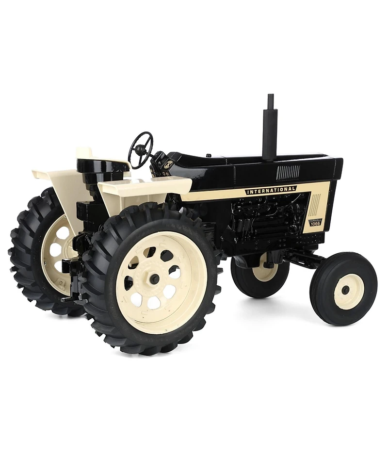 Scale Models Signed Joe Ertl 1/8 International 1066 Tractor Wide F&R Fenders