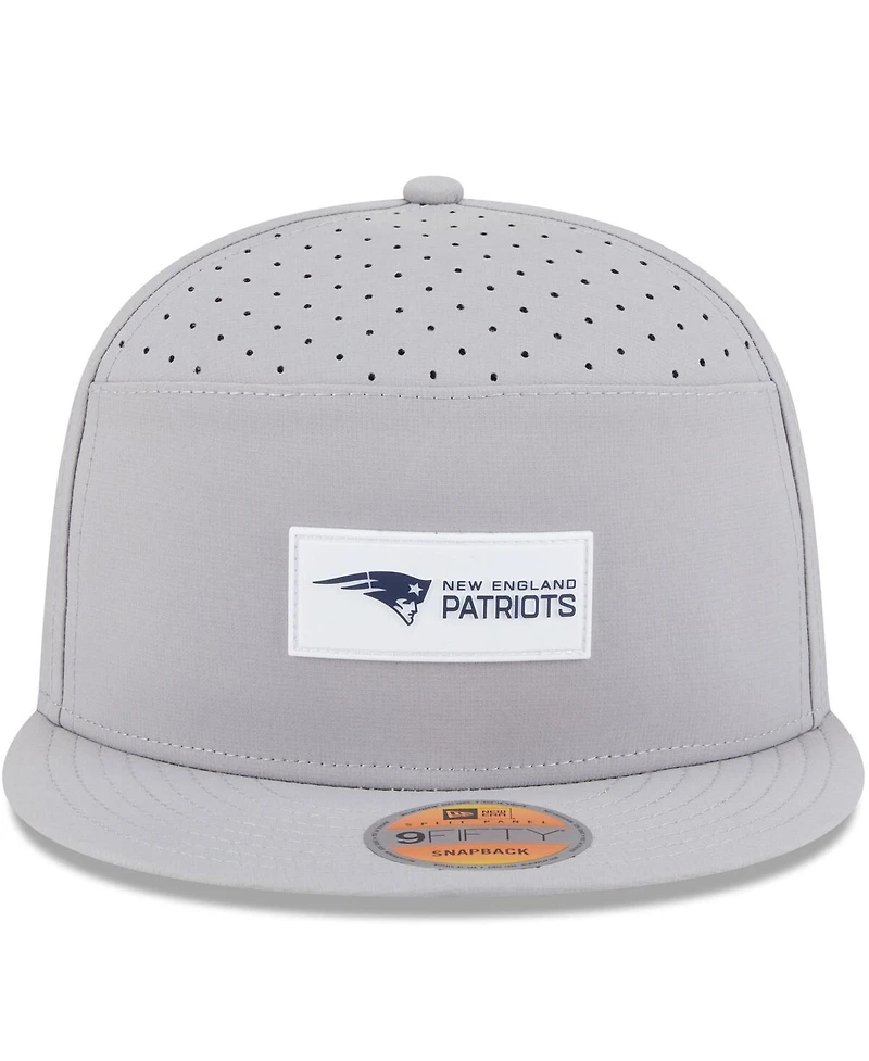 New Era Men's Gray New England Patriots 2025 Sideline Split Panel 9FIFTY Snapback Hat