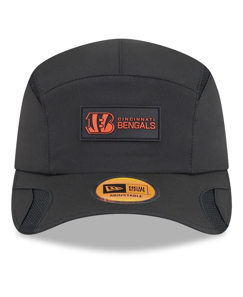 New Era Men's Black Cincinnati Bengals 2025 Sideline Runner Adjustable Hat