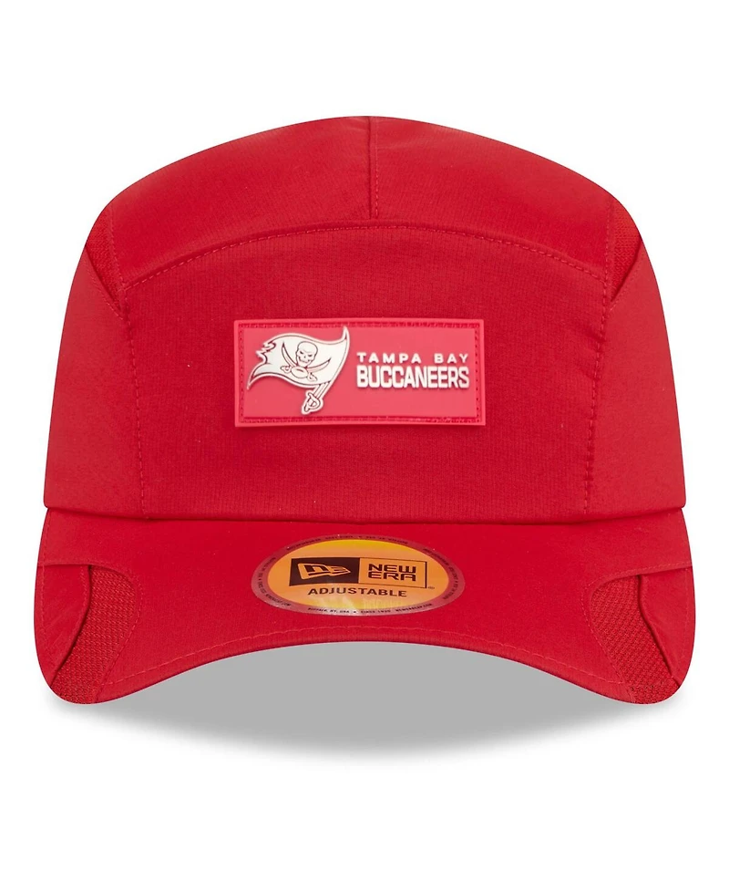 New Era Men's Red Tampa Bay Buccaneers 2025 Sideline Runner Adjustable Hat