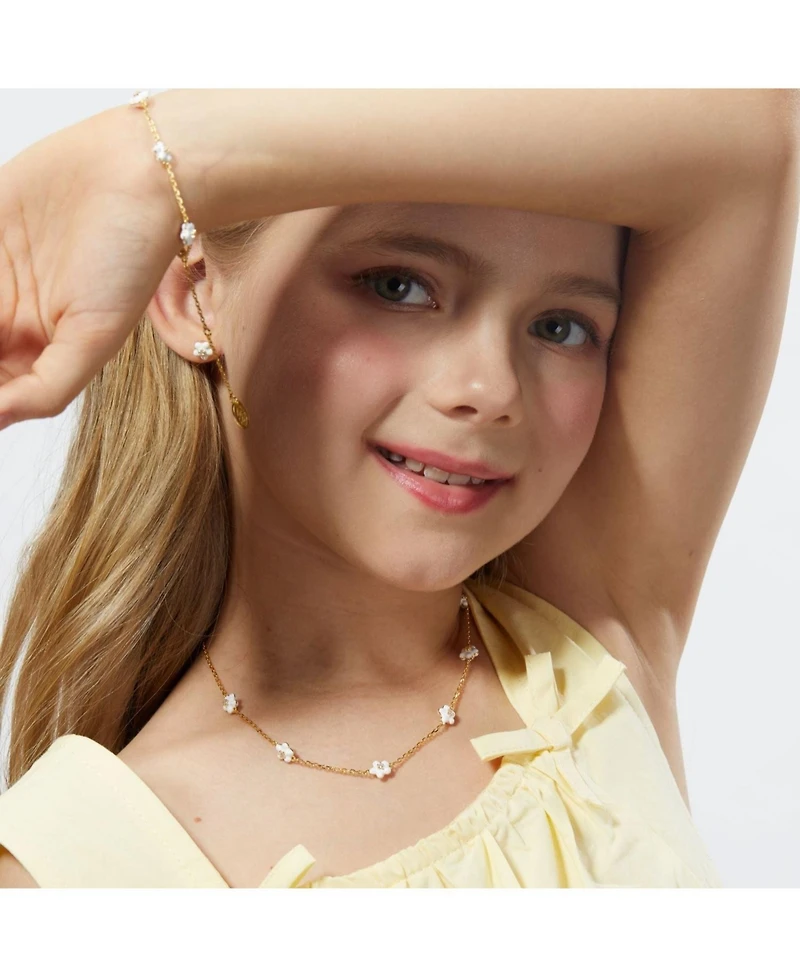 Anna Zuckerman Petit Daisy White Necklace
