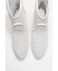 Prologue Shoes Pera Block Heel Boot (Women)