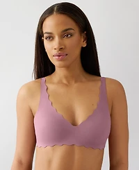 b.tempt'd by Wacoal Women's b.wow'd Wirefree Bralette 952287