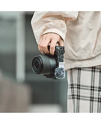 SmallRig L-Shape Mount Plate with Silicone Handle for Canon Eos R50 V Camera