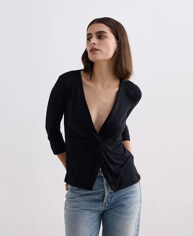 Reistor Women's Twist Front Knit Shirt in Black