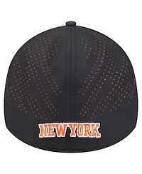 New Era Men's Black York Knicks Night 39THIRTY Flex Hat
