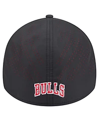New Era Men's Black Chicago Bulls Night 39THIRTY Flex Hat