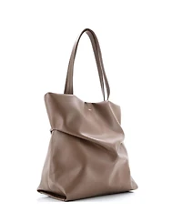 Pre-Owned Chloe East West Judy Tote Leather