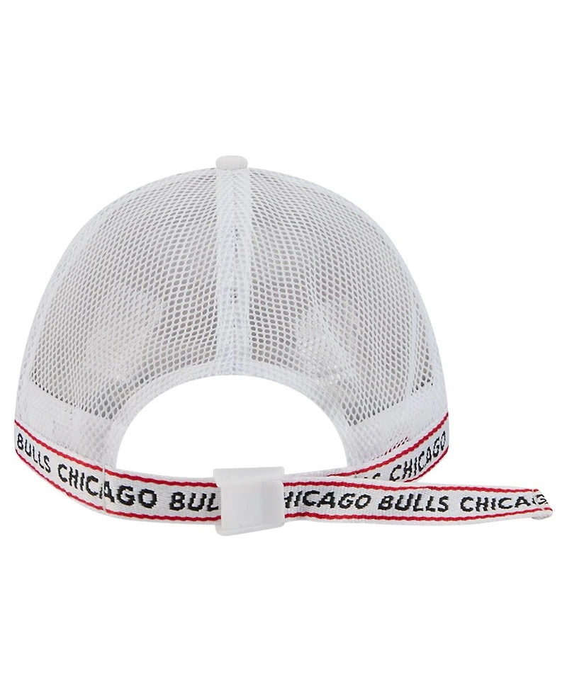 New Era Men's White Chicago Bulls Featherweight Team Tape 9FORTY M-Crown A-Frame Adjustable Hat