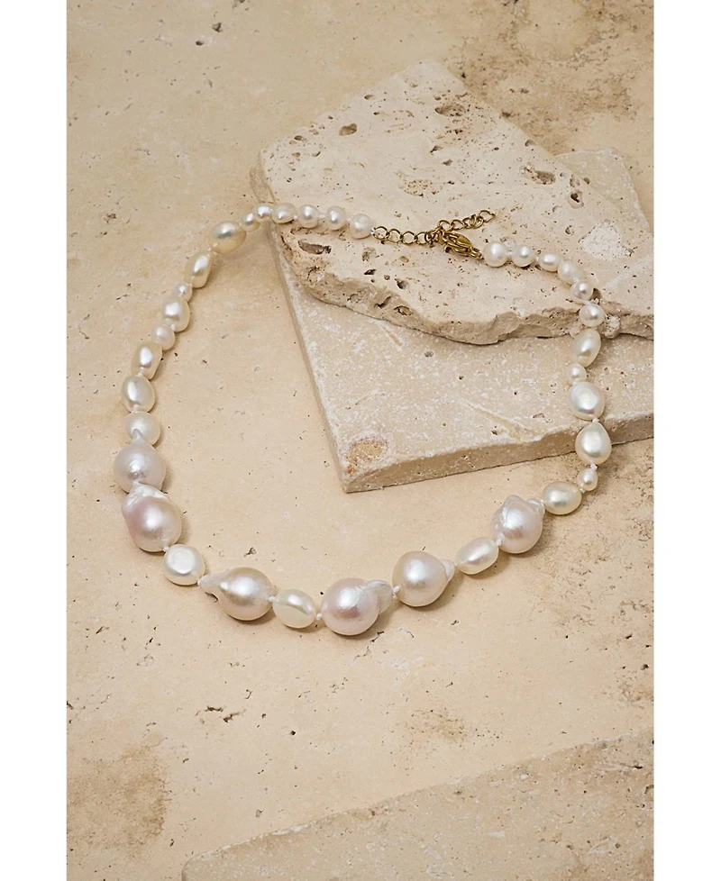 Untamed Petals Brit Necklace