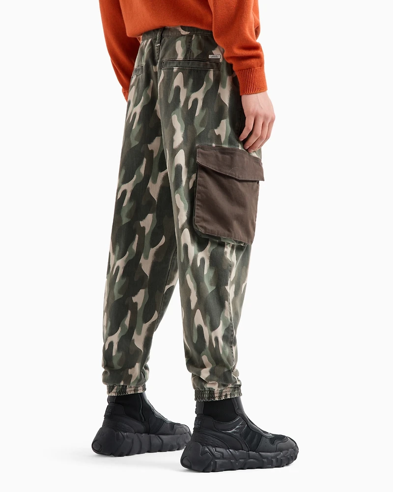 A|X Armani Exchange Men's Men's Tapered Camo-Print Cargo Pants