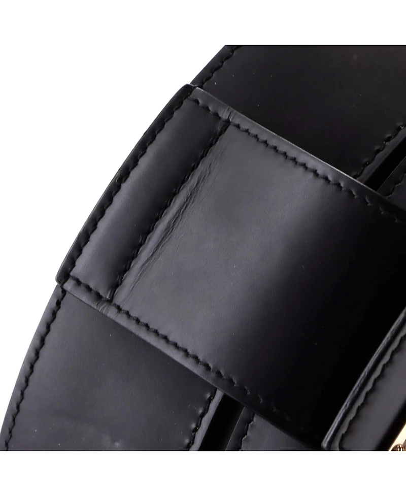 Pre-Owned Salvatore Ferragamo Mini Studio Round Bag Leather