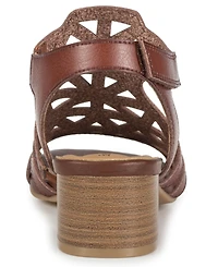 Baretraps Women's Vayla Round Toe Sandals