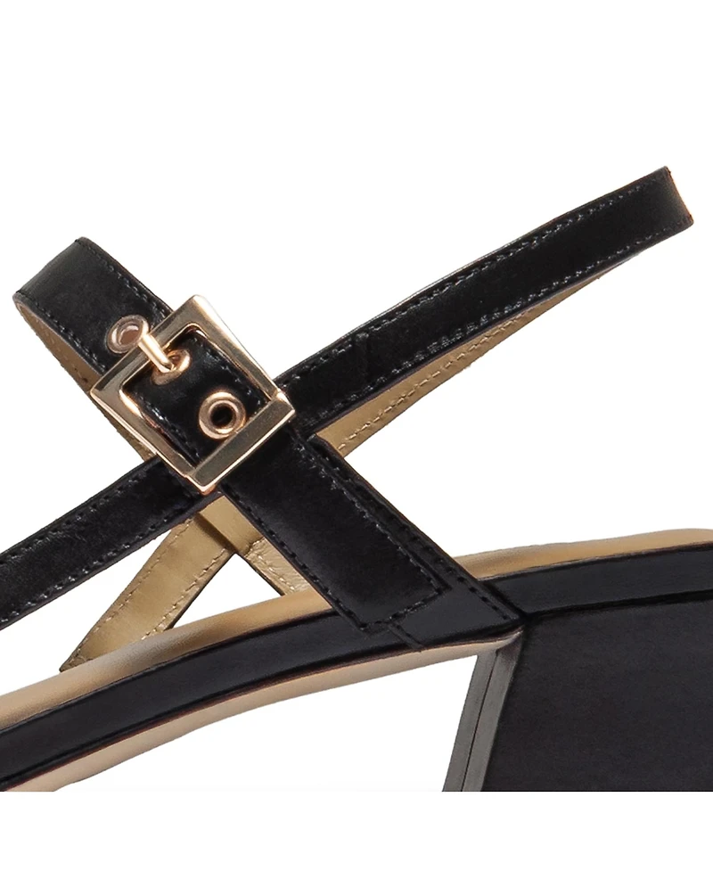 Bernardo Footwear Women's Jinji Low Heel Sandal