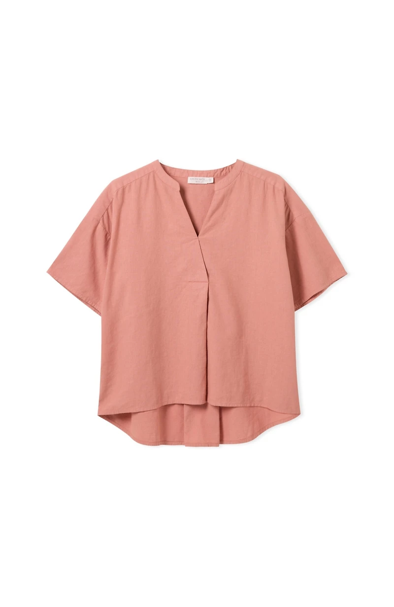 Celtic & Co. Women's Short Sleeve V-Neck Dipped Hem Blouse