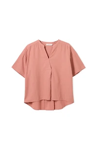 Celtic & Co. Women's Short Sleeve V-Neck Dipped Hem Blouse