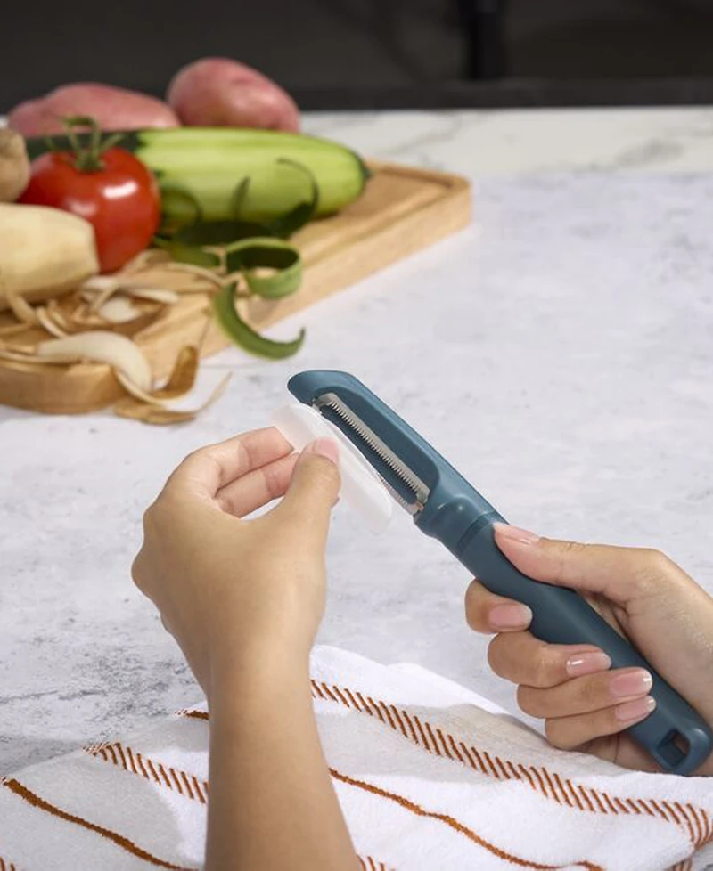 KitchenAid 7.9" Vegetable Peeler