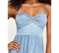 Seni & Cade Juniors' Pleated Sweetheart Neck Gown